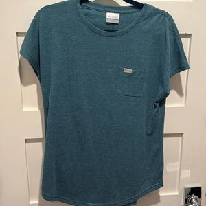 Columbia t-shirt